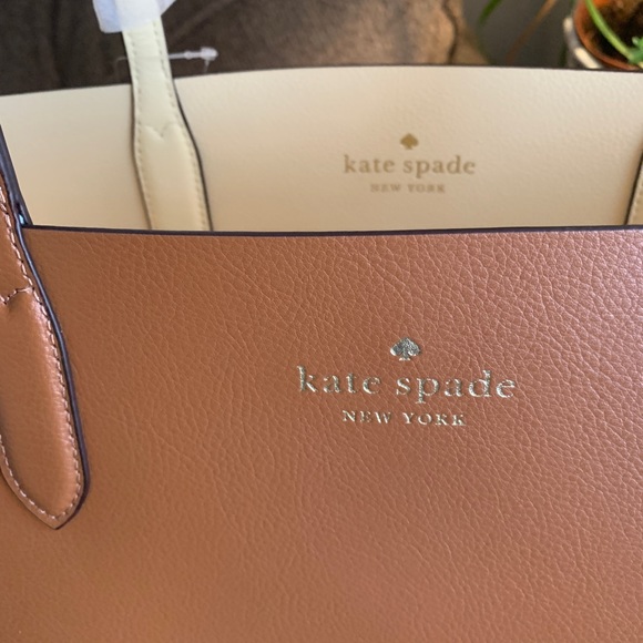 Authentic KATE SPADE Pebbled leather REVERSIBLE Open tote with zip coin - Picture 10 of 16